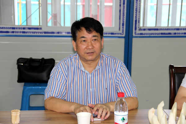 李?lèi)?ài)國副處長(cháng)帶領(lǐng)督查小組檢查楊木橋工地