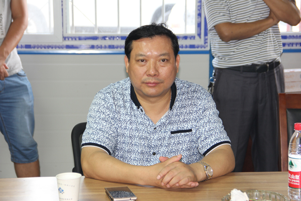 李?lèi)?ài)國副處長(cháng)帶領(lǐng)督查小組檢查楊木橋工地
