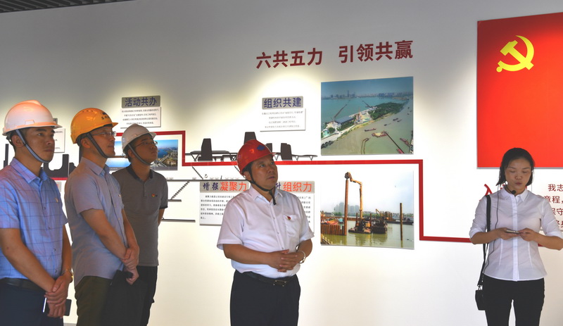 集團公司黨支部與蘇州市住建局、獨墅湖第二通道聯(lián)合黨委舉辦黨建交流會(huì )