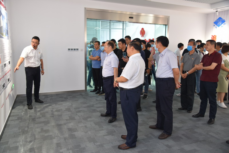 省建筑行業(yè)協(xié)會(huì )來(lái)蘇州中設建設集團調研黨建工作