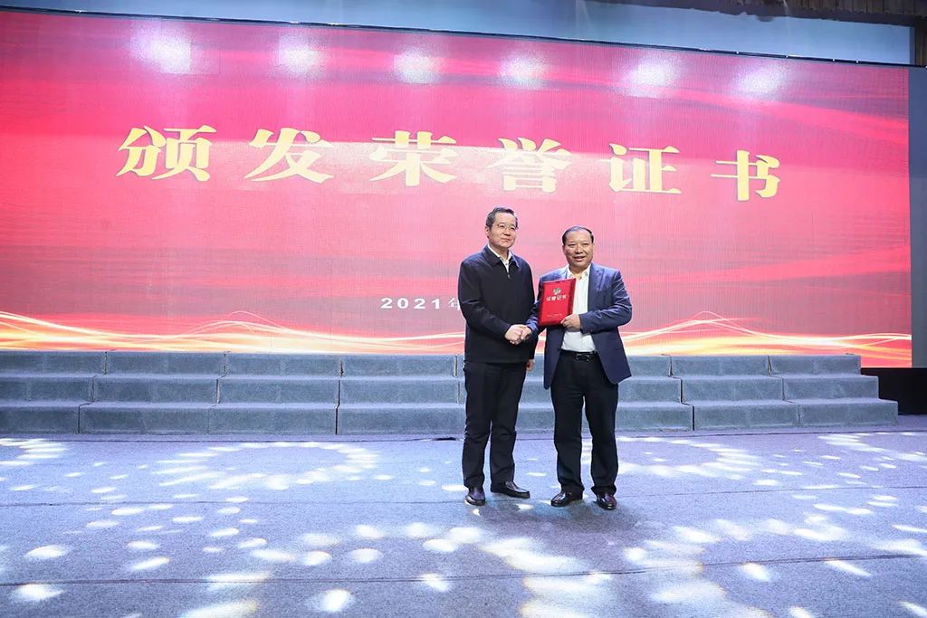 “感黨恩，念黨情” 蘇州中設在周恩來(lái)紅軍小學(xué)設立100萬(wàn)助學(xué)、獎學(xué)、獎教基金
