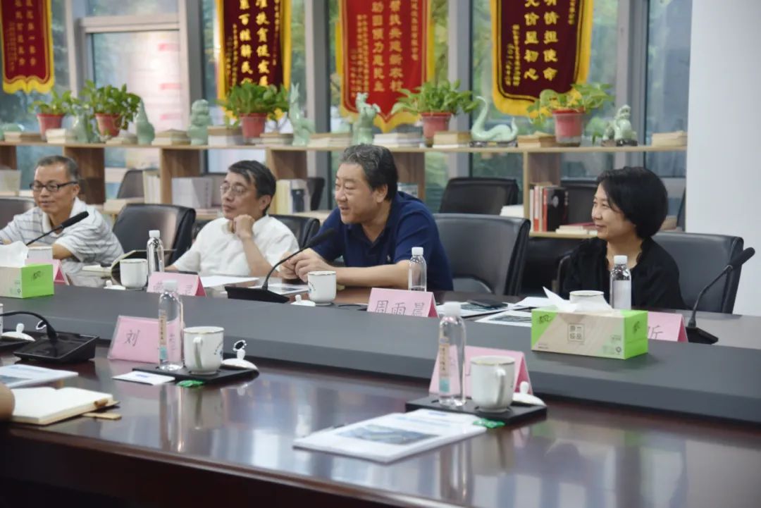 蘇州市政協(xié)副主席曹后靈一行蒞臨集團公司調研