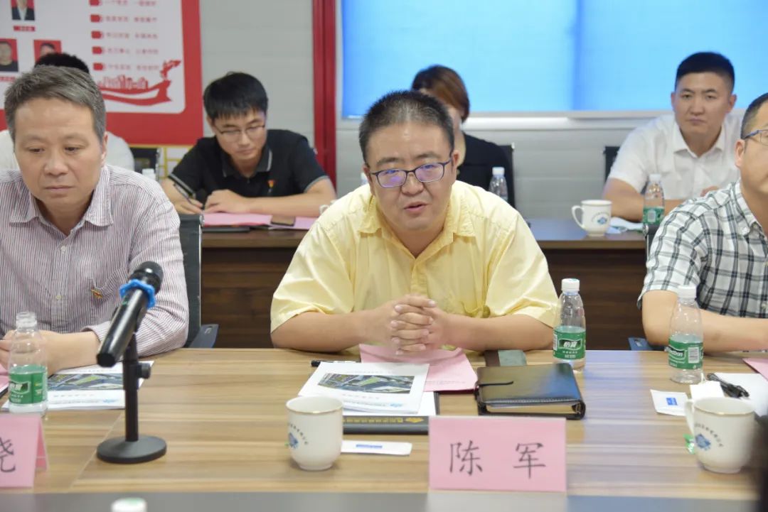 蘇州高新區住建局“黨建+服務(wù)”暨重點(diǎn)項目現場(chǎng)觀(guān)摩交流會(huì )在蘇州中設承建的公交三廠(chǎng)小學(xué)項目成功舉行  蘇州中設建設集團有限公司  2022-08-30 18:58 發(fā)表于江蘇 圖片