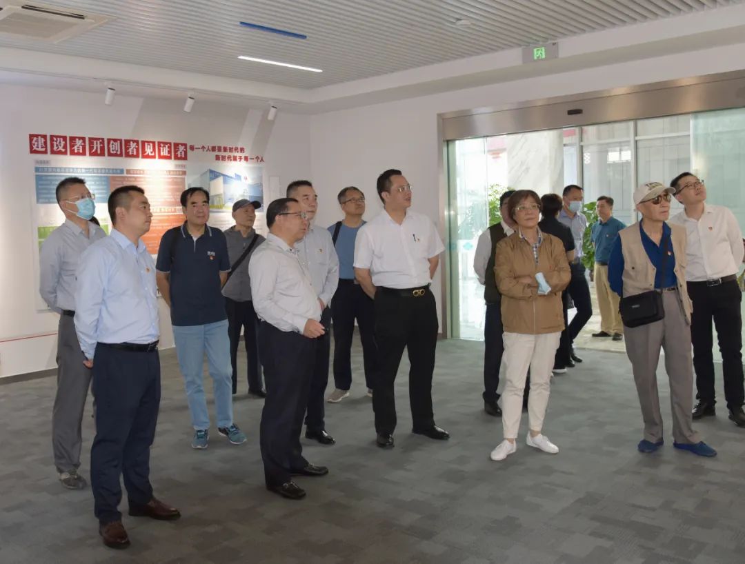 蘇州市工商聯(lián)機關(guān)黨支部、退休黨支部黨員干部蒞臨集團公司調研指導