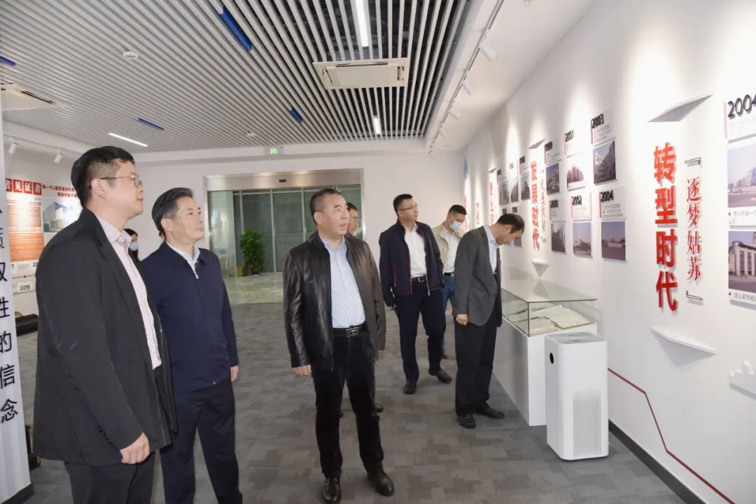 江蘇省建設工會(huì )工作委員會(huì )主任齊朝輝一行蒞臨集團公司調研 蘇州中設建設集團