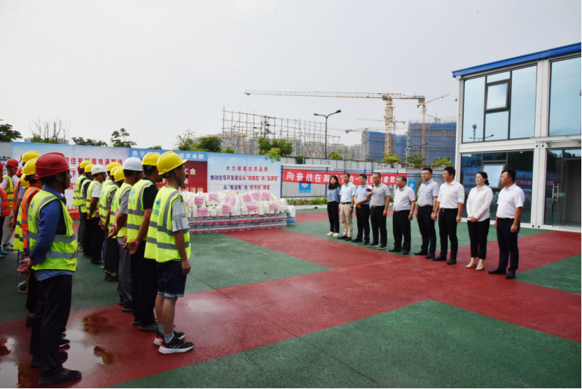 【快訊】江蘇建設工會(huì )工作委員會(huì )慰問(wèn)蘇州中設省重點(diǎn)項目一線(xiàn)建設者