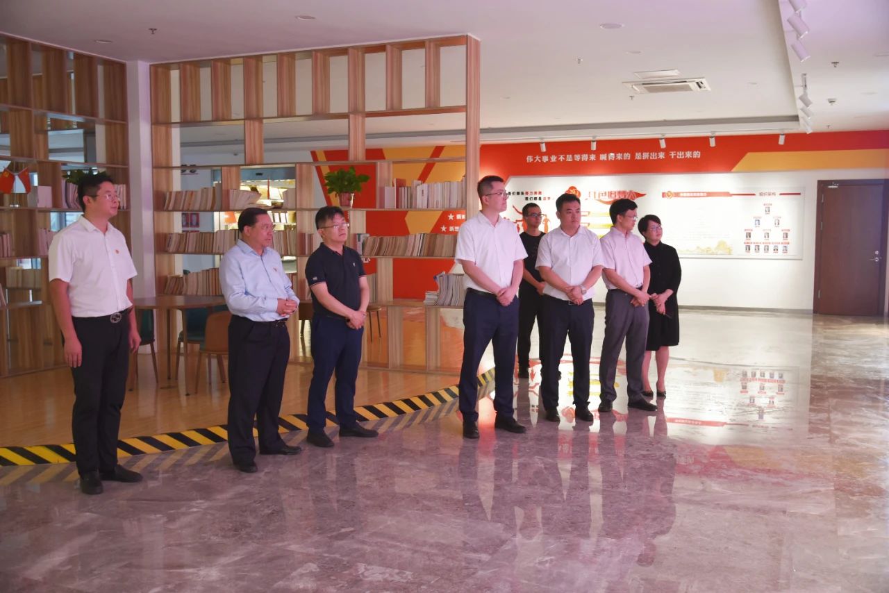 【快訊】中鐵建工集團第二公司江蘇分公司領(lǐng)導一行蒞臨集團公司參觀(guān)交流